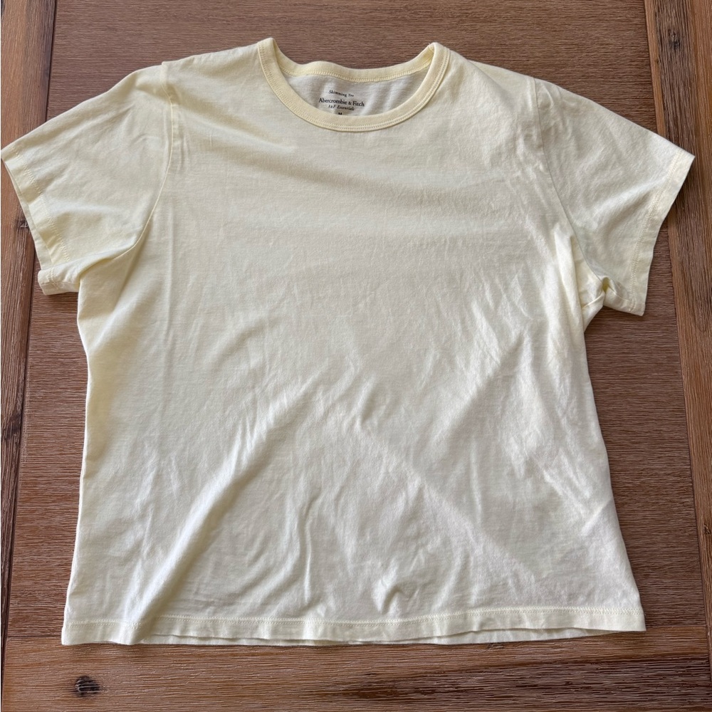 Abercrombie & Fitch Yellow Short Sleeve Tee